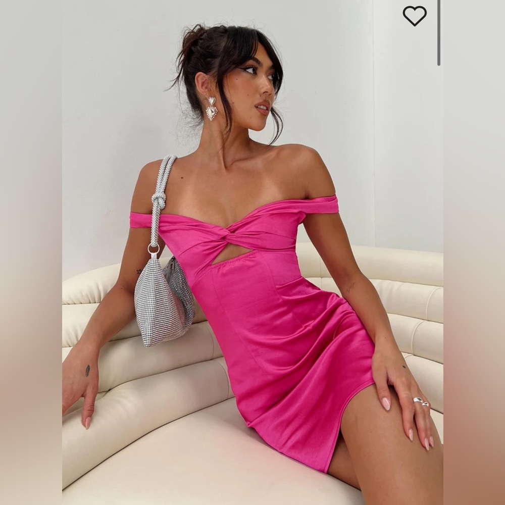RAVA OFF THE SHOULDER MINI DRESS HOT PINK